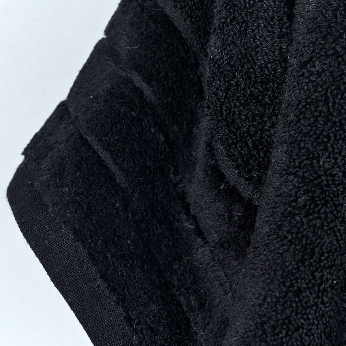 03 11 0056 Toalha Lavabo Seven Hundred Preto 002